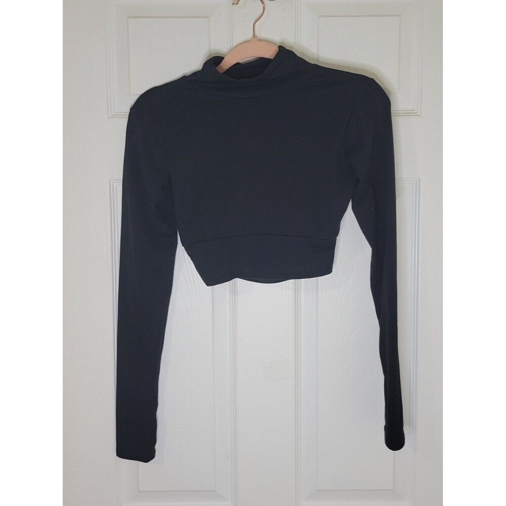 BOMBSHELL SPORTSWEAR Women's SIZE S Black Long-Sleeve Cropped Top.